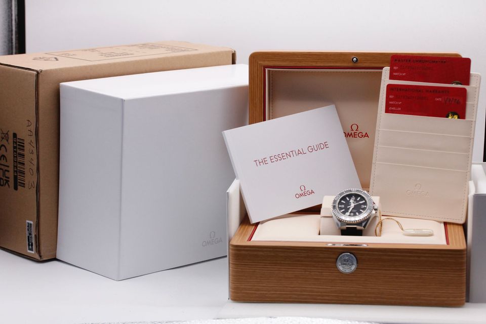 Omega Planet Ocean 217.32.42.21.01.001 Image 5